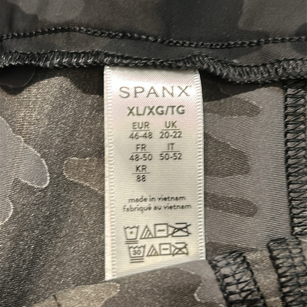 SPANX Sunshine Shorts 6” Gray Black Camo Pull-On 4 Way Stretch UPF Quick Dry XL - Picture 3 of 12